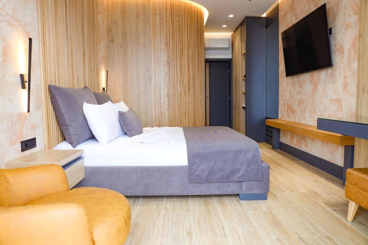 Liro - Adults Only 4*