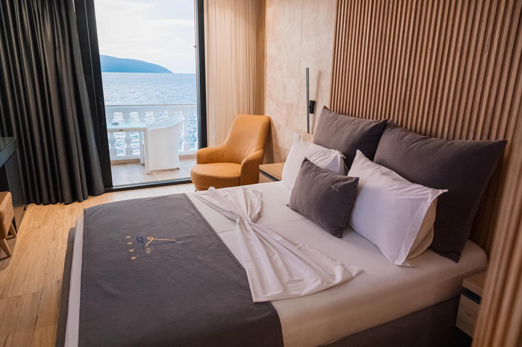 Liro Hotel