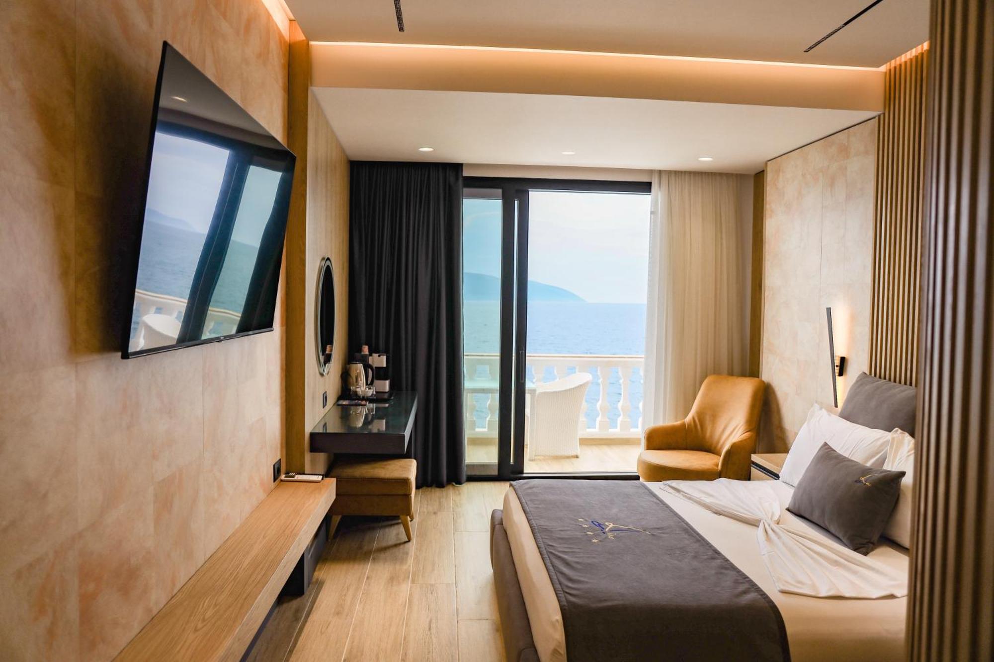 Liro 4* Vlorë